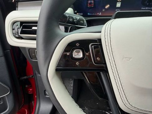 New 2026 Lincoln Aviator AWD image 28