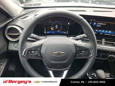 Used 2025 Chevrolet Trax ACTIV w/ Driver Confidence Package image 21