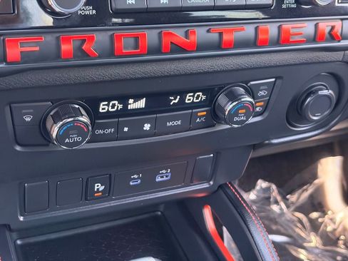 Certified 2025 Nissan Frontier PRO-4X AWD/4WD image 23