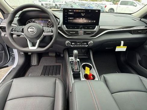 New 2025 Nissan Altima 2.5 SR w/ SR Premium Package image 18