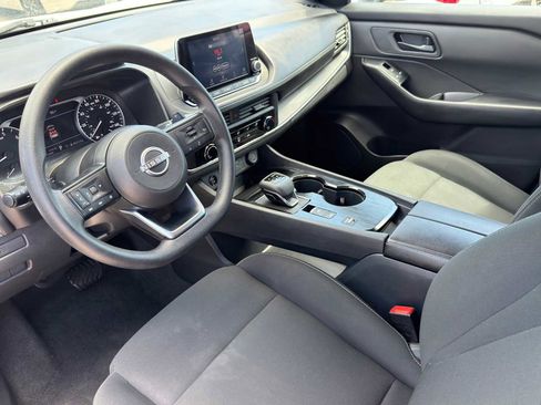 Used 2024 Nissan Rogue S FWD image 10