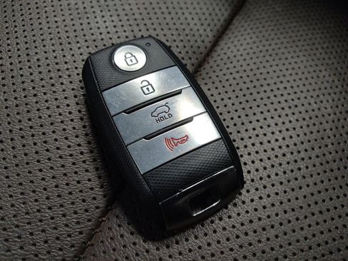 Used 2019 Kia Sorento SX image 32