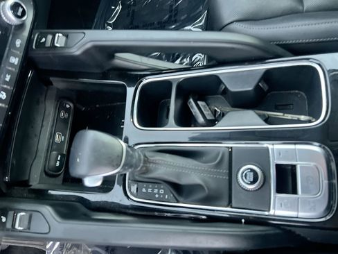 Certified 2023 Kia Telluride S w/ S Sunroof Package FWD image 21