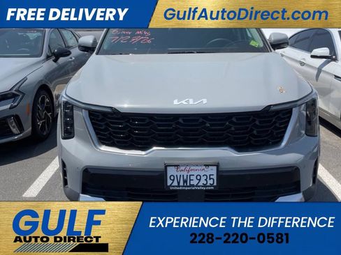 Used 2025 Kia Sorento S w/ Panoramic Sunroof Package FWD image 2