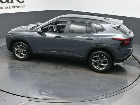 New 2026 Chevrolet Trax LT w/ LT Convenience Package FWD image 21