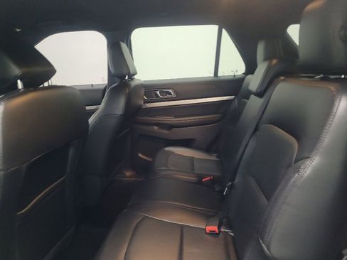 Used 2018 Ford Explorer XLT w/ Equipment Group 202A image 18
