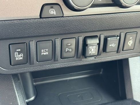 Used 2022 Toyota Tacoma TRD Sport w/ Technology Package RWD image 19