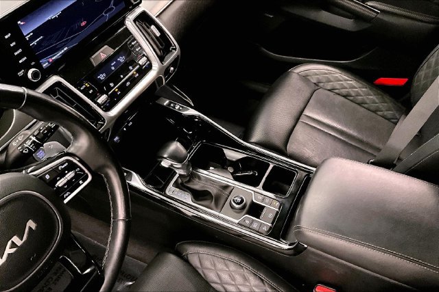 Used 2022 Kia Sorento SX FWD image 16