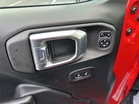 Used 2021 Jeep Wrangler Unlimited Sport AWD/4WD image 13