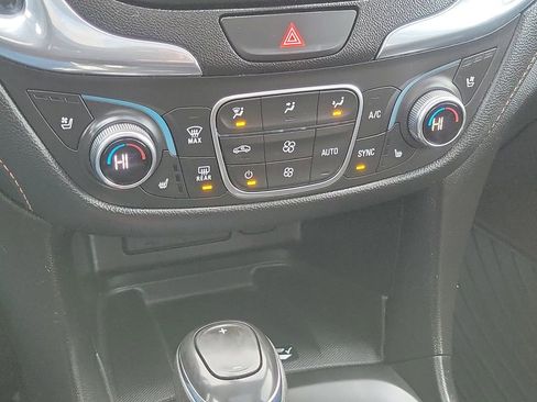 Used 2020 Chevrolet Equinox Premier image 27