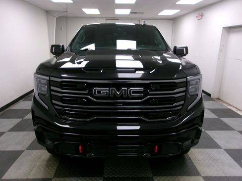 Used 2023 GMC Sierra 1500 AT4 w/ Technology Package AWD/4WD image 16