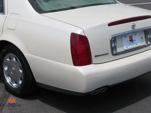 Used 2002 Cadillac De Ville DHS w/ Safety/Security Pkg FWD image 17