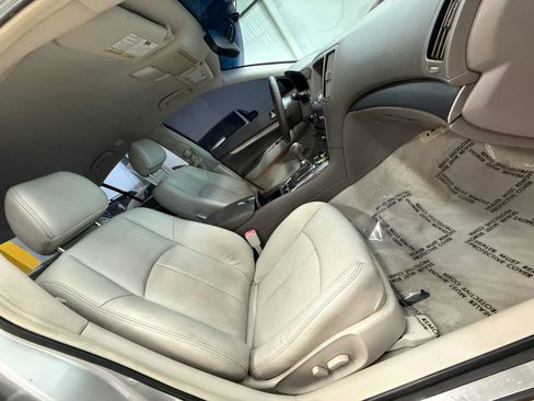 Used 2015 INFINITI Q40 w/ Navigation Package RWD image 23