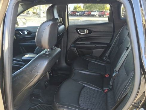 Used 2024 Jeep Compass Latitude image 13