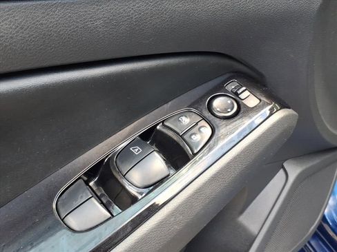 Used 2024 Nissan Altima 2.5 SR FWD image 20