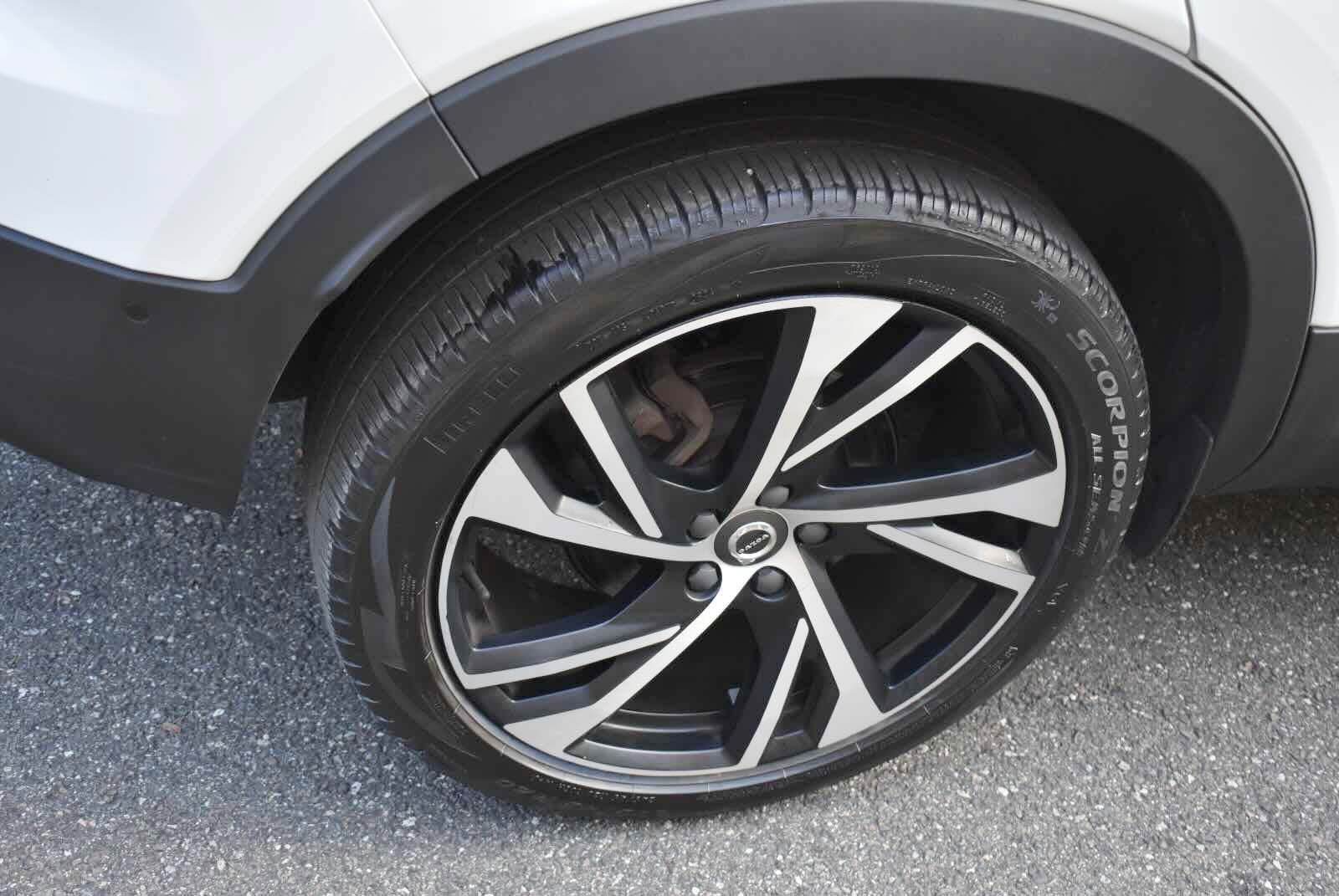 Used 2019 Volvo XC40 T5 R-Design AWD/4WD image 37