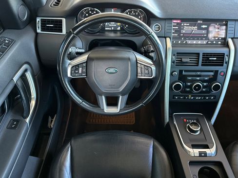 Used 2018 Land Rover Discovery Sport HSE image 16
