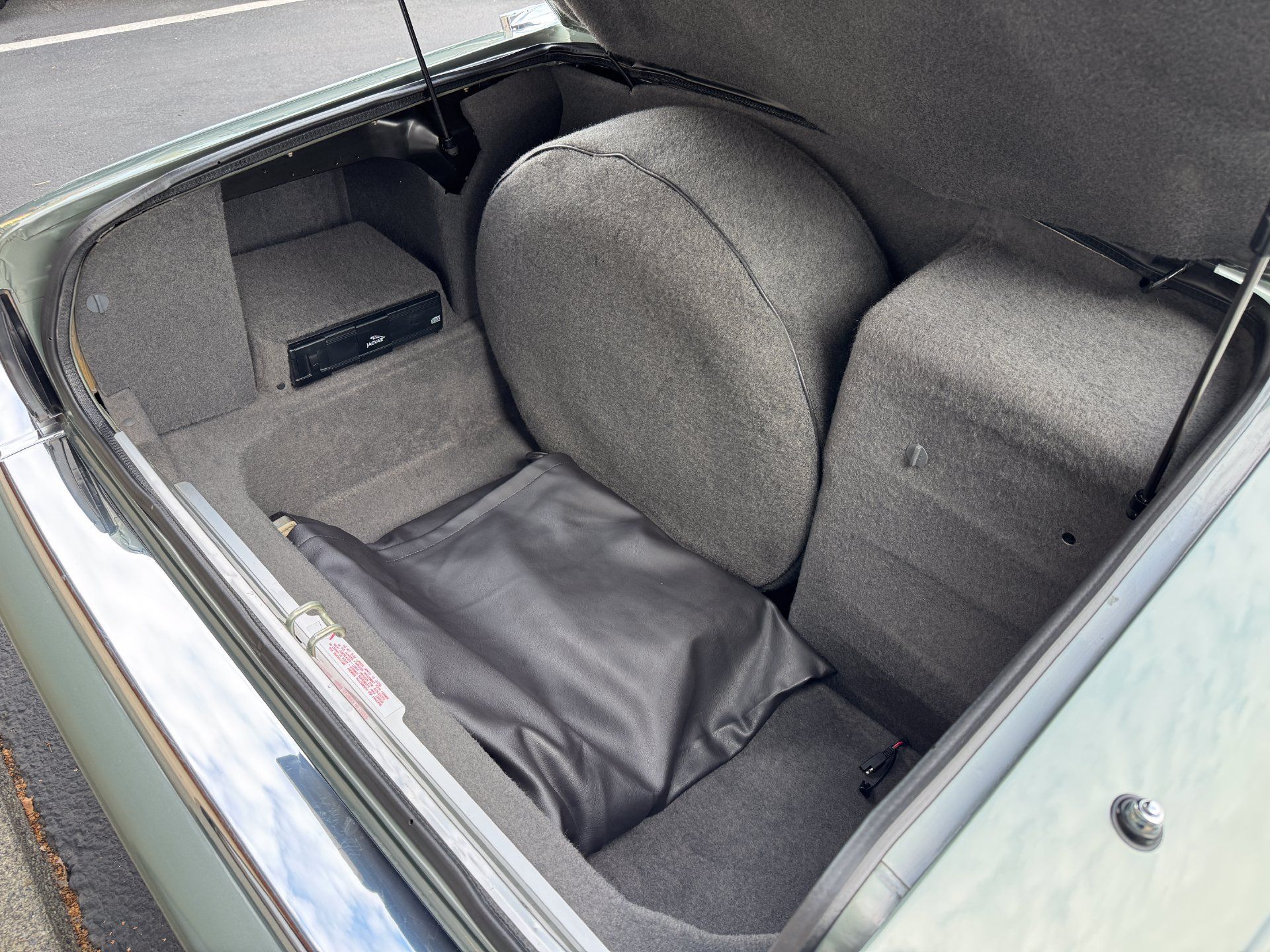 Used 1996 Jaguar XJS 4.0 Convertible RWD image 82