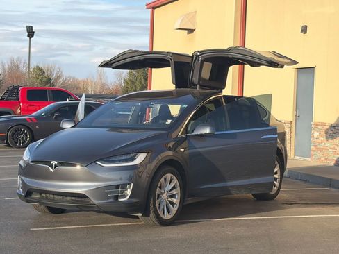 Used 2020 Tesla Model X AWD/4WD image 22