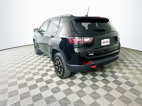 Certified 2025 Jeep Compass Trailhawk w/ Trailhawk Elite Group image 8