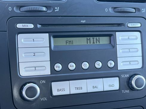 Used 2010 Volkswagen Jetta S image 14