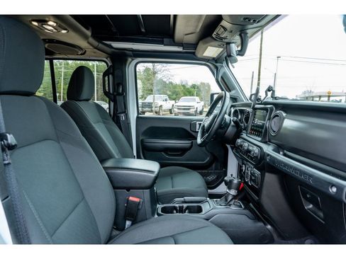 Used 2021 Jeep Wrangler Unlimited Sport image 18