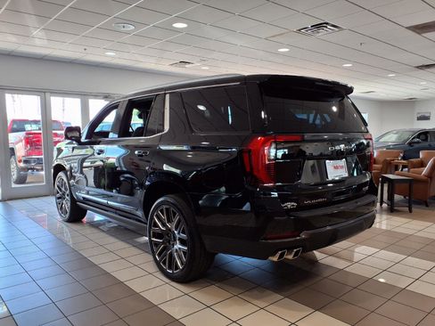 Used 2026 GMC Yukon Denali Ultimate AWD/4WD image 2