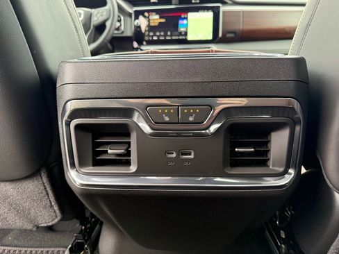 New 2026 GMC Sierra 1500 Denali Ultimate w/ LPO, Black Badging Package image 14