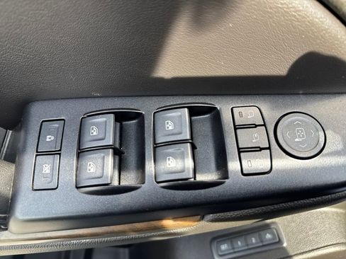 Used 2018 GMC Yukon XL Denali w/ Denali Ultimate Package AWD/4WD image 14