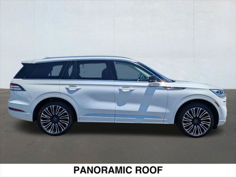 Certified 2023 Lincoln Aviator Black Label AWD/4WD image 6