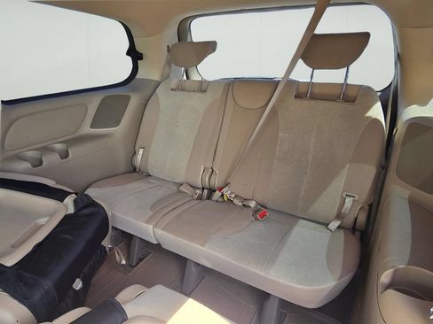 Used 2012 Kia Sedona LX w/ PWR Pkg FWD image 14