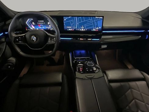 Certified 2025 BMW 530i RWD image 14
