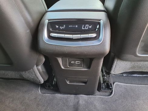 Used 2024 Cadillac XT6 Premium Luxury w/ Technology Package image 17