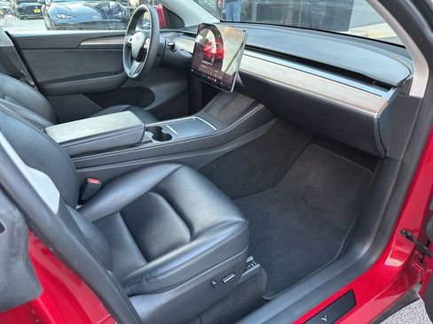 Used 2023 Tesla Model Y Long Range AWD/4WD image 28