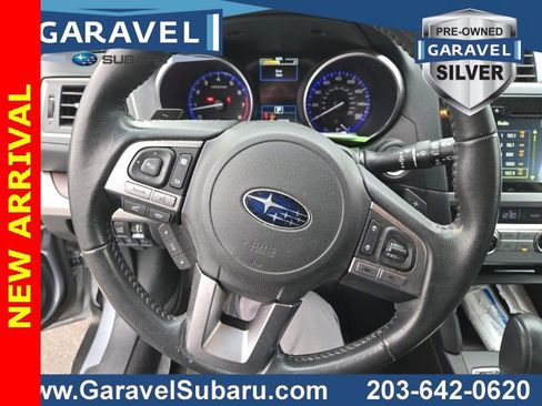 Used 2017 Subaru Outback 3.6R Limited image 2