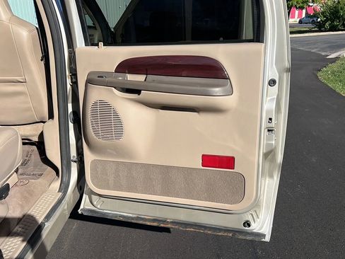 Used 2004 Ford Excursion Limited AWD/4WD image 18