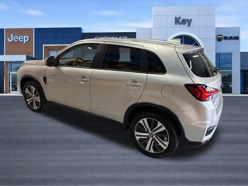 Used 2024 Mitsubishi Outlander Sport SE image 4