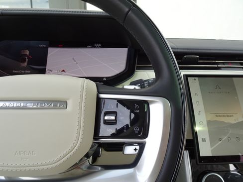 Used 2023 Land Rover Range Rover Long Wheelbase SE AWD/4WD image 18