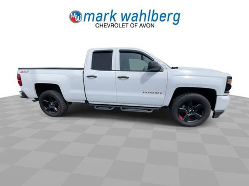 Certified 2018 Chevrolet Silverado 1500 LT w/ Redline Edition AWD/4WD image 9
