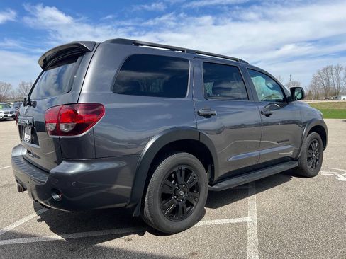 Used 2018 Toyota Sequoia TRD Sport AWD/4WD image 6