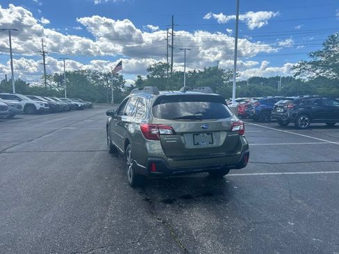 Used 2018 Subaru Outback 2.5i Limited AWD/4WD image 3