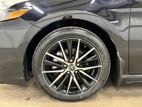 Used 2024 Toyota Camry SE FWD image 9