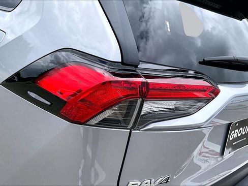 Used 2025 Toyota RAV4 XLE FWD image 27
