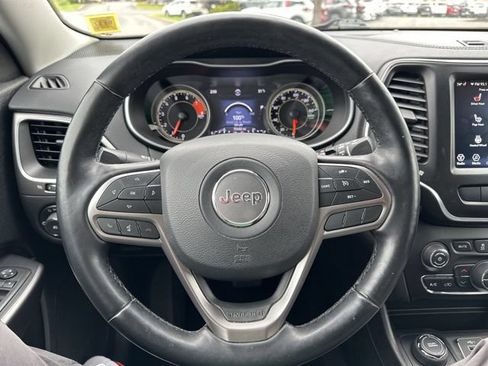 Used 2021 Jeep Cherokee Latitude Lux w/ Comfort/Convenience Group AWD/4WD image 30
