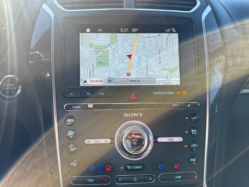 Used 2017 Ford Explorer Platinum AWD/4WD image 12