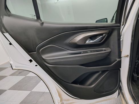 Used 2022 GMC Terrain SLE w/ Driver Convenience Package image 11