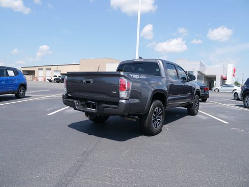 Used 2022 Toyota Tacoma TRD Sport image 4