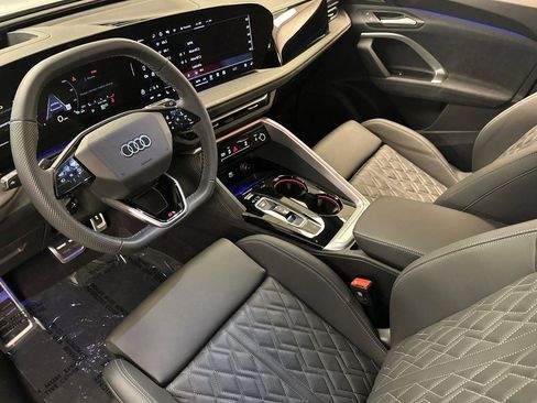 New 2025 Audi SQ5 Premium Plus image 9