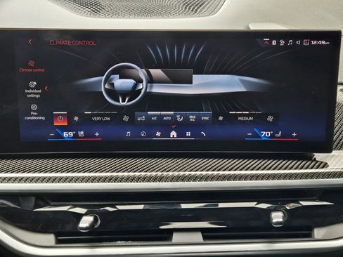 Used 2024 BMW X7 M60i image 16