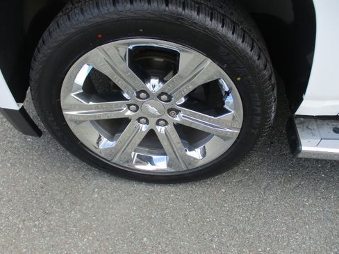 Used 2019 Chevrolet Tahoe LT w/ LT Signature Package image 9